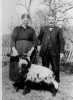 Heinrich Rudolf Knetsch u. Wilh.Louise, geb. Ebert mit Lieblingsschaf Heinrich Rudolf Knetsch u. Wilh.Louise, geb. Ebert mit Lieblingsschaf
